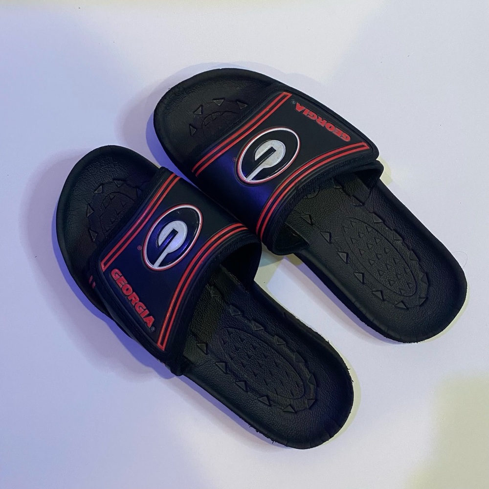 Men’s University of Georgia (UGA) slides. Size 13.